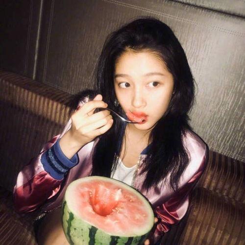 娱乐八卦吃瓜背景图片高清,高清八卦图揭秘明星幕后故事